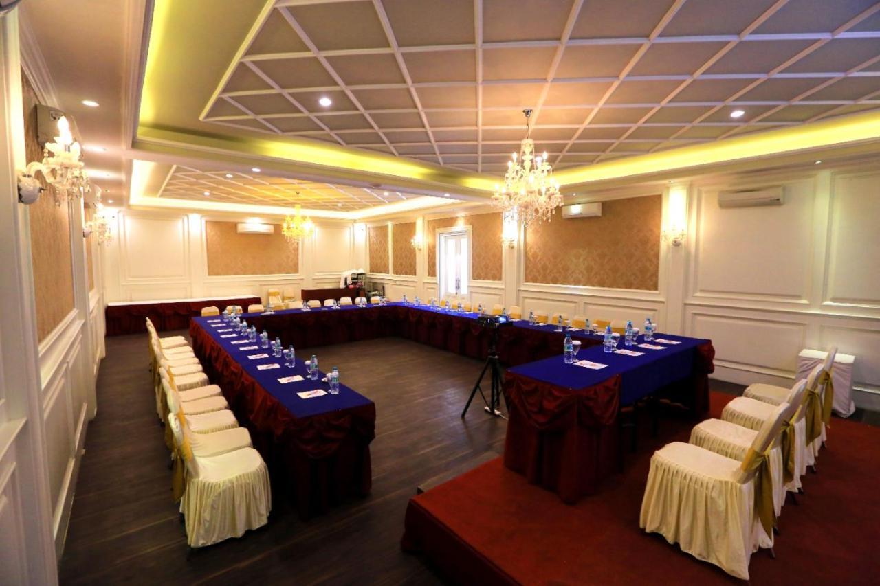 בניוואנגי New Surya Hotel מראה חיצוני תמונה
