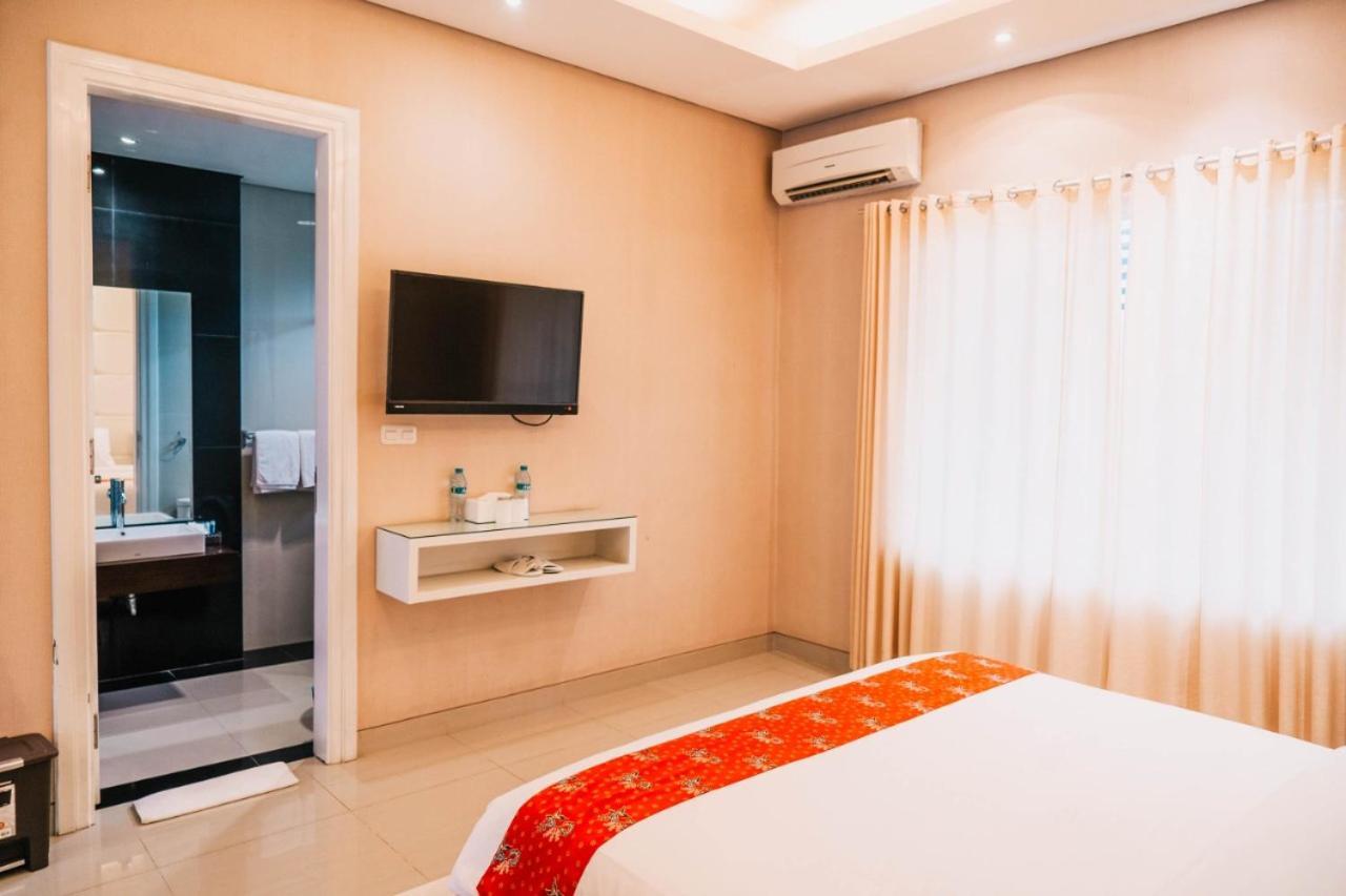 בניוואנגי New Surya Hotel מראה חיצוני תמונה