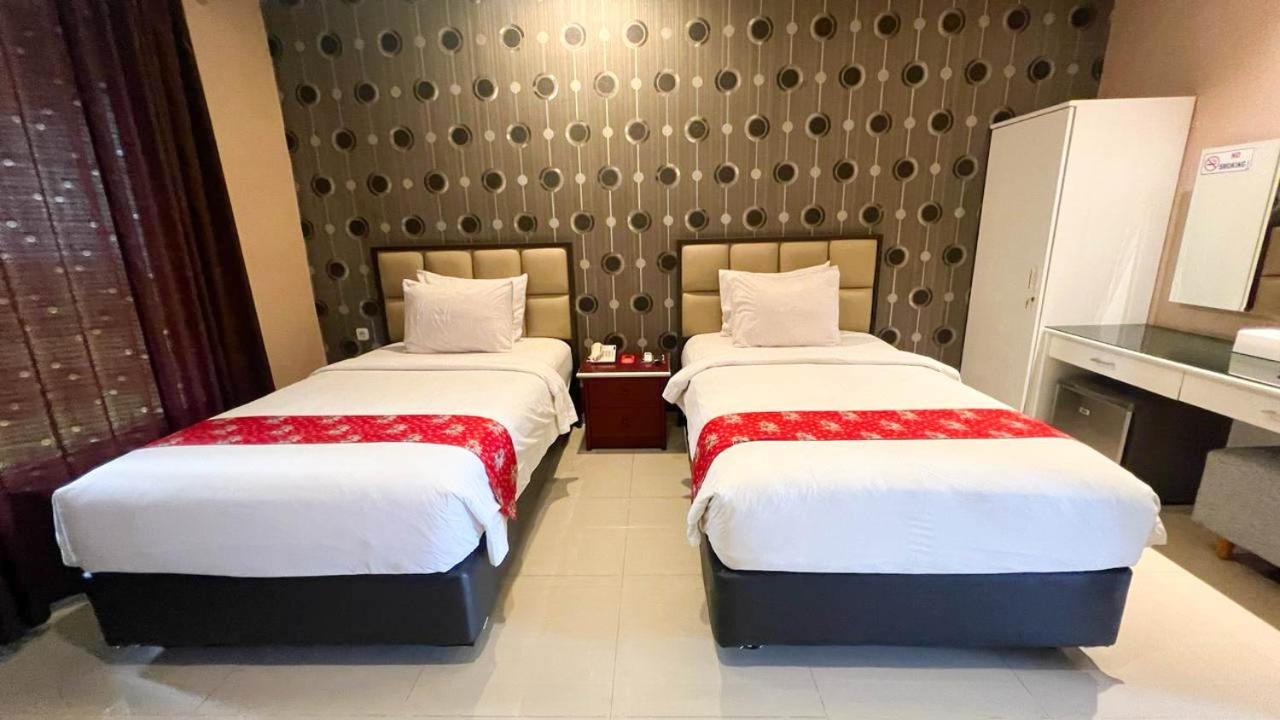 בניוואנגי New Surya Hotel מראה חיצוני תמונה
