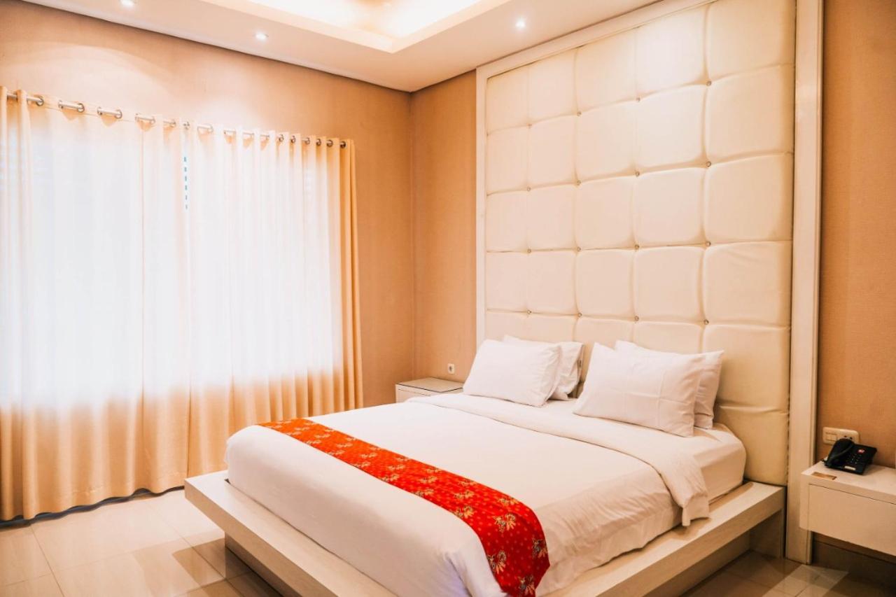 בניוואנגי New Surya Hotel מראה חיצוני תמונה
