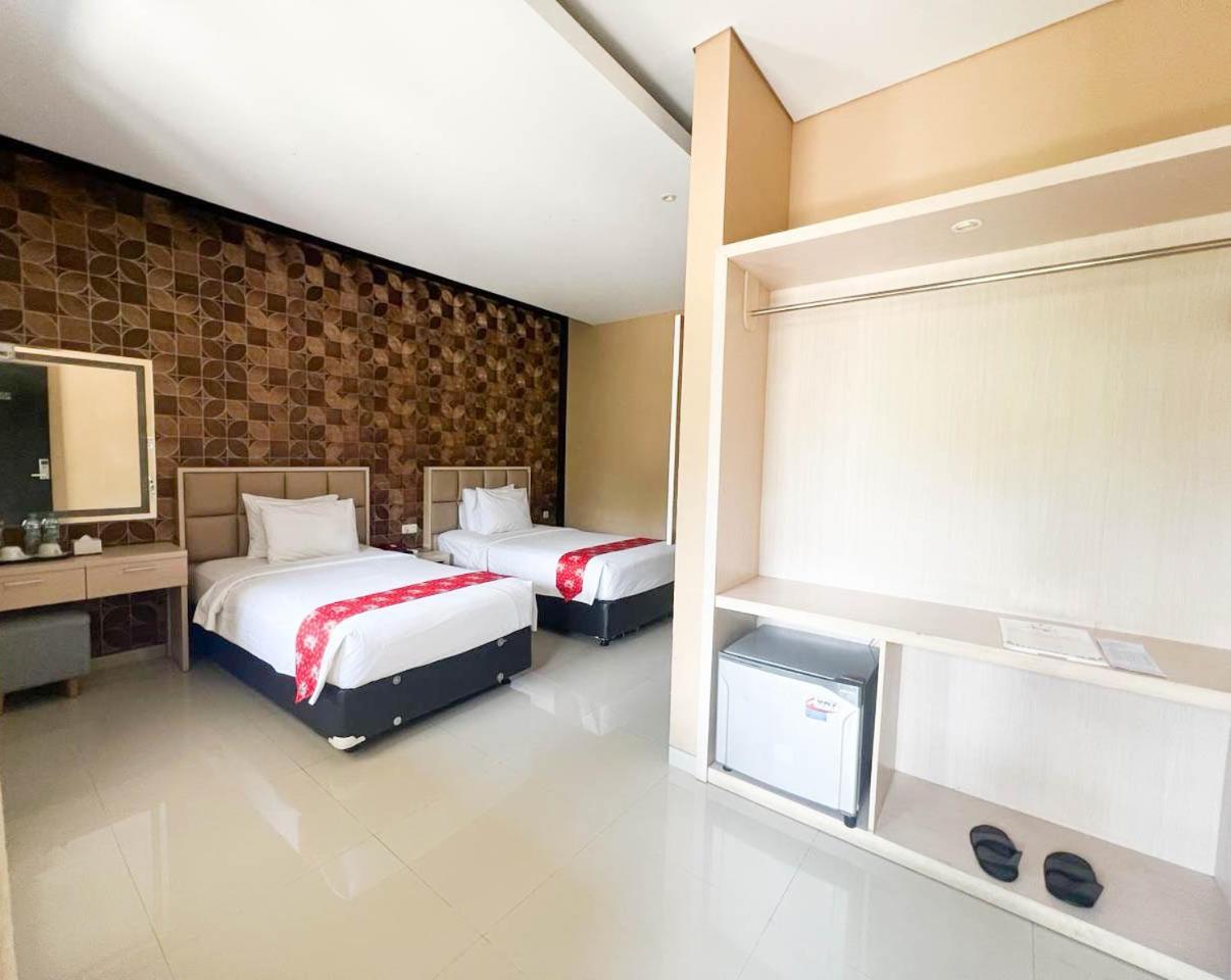 בניוואנגי New Surya Hotel מראה חיצוני תמונה