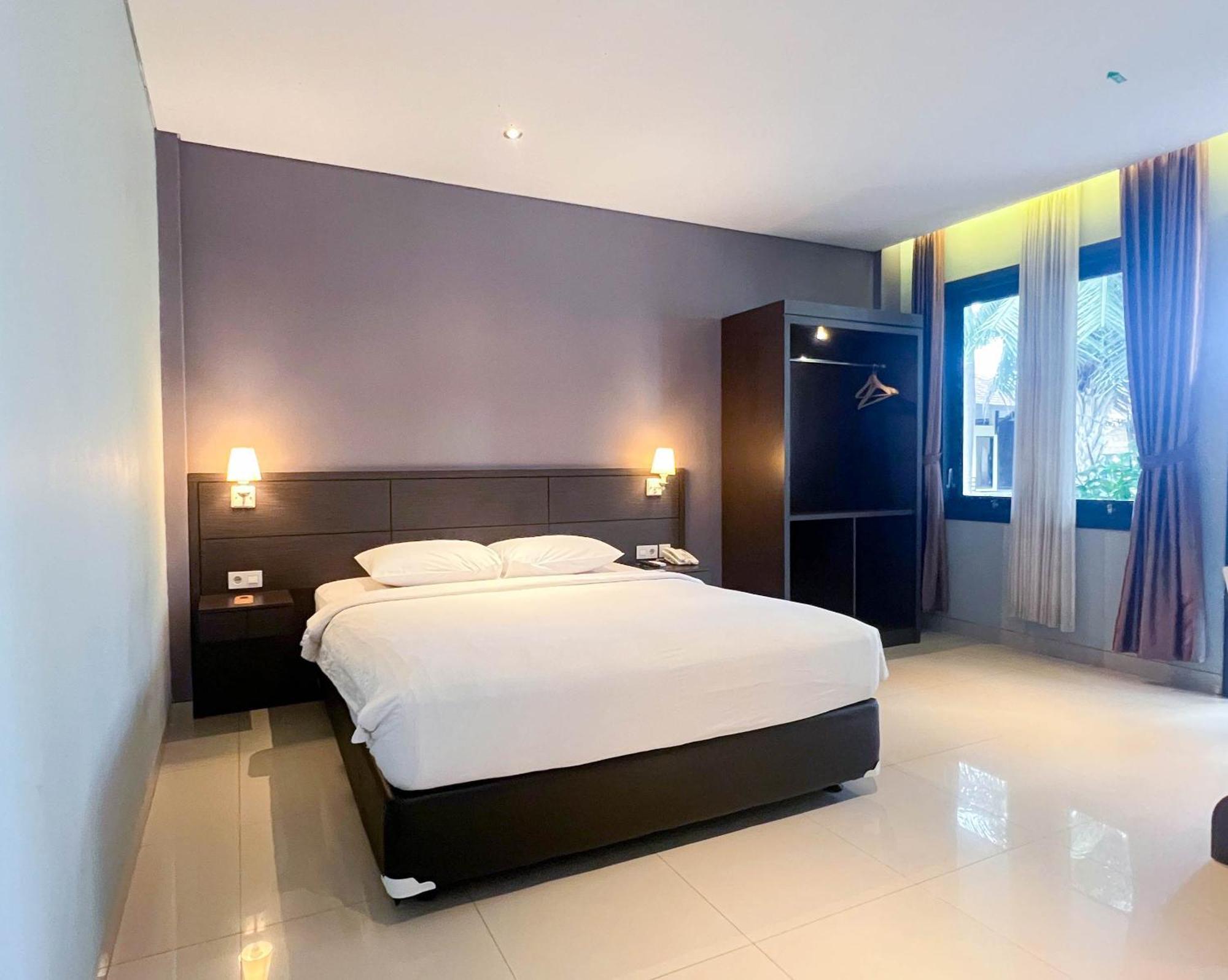 בניוואנגי New Surya Hotel מראה חיצוני תמונה